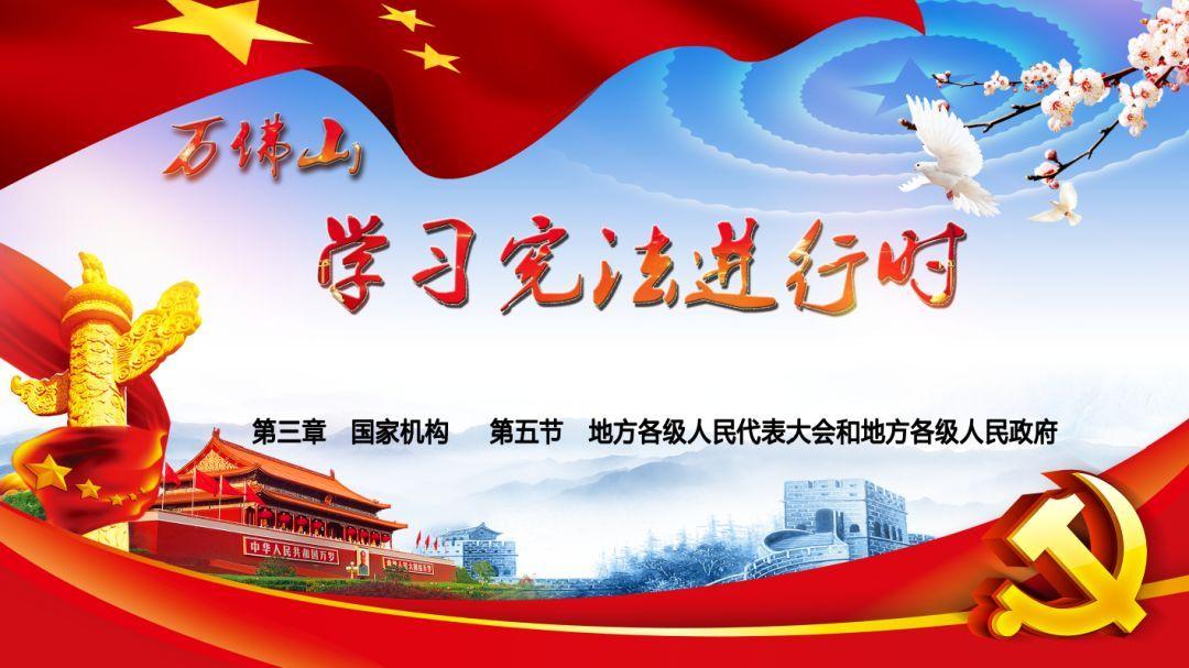 被露肩装的吴昕惊艳到了，好身材遮不住，完美锁骨线条很吸睛